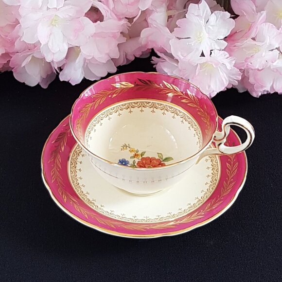 Vintage Aynsley Bone China Tea Cup and Saucer England - Picture 2 of 9